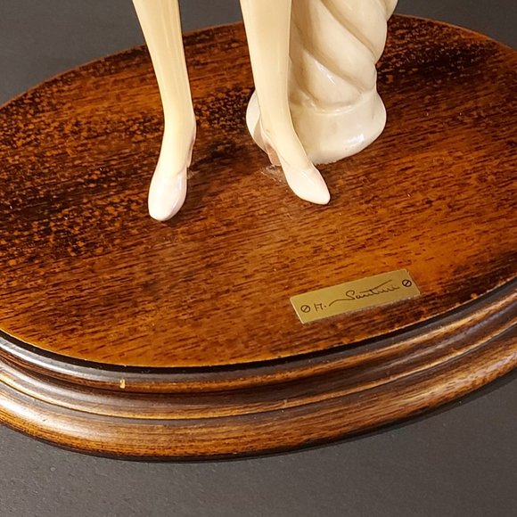 A Santini Classic Art Deco Statue Italy Lady by The Post - Picture 5 of 10